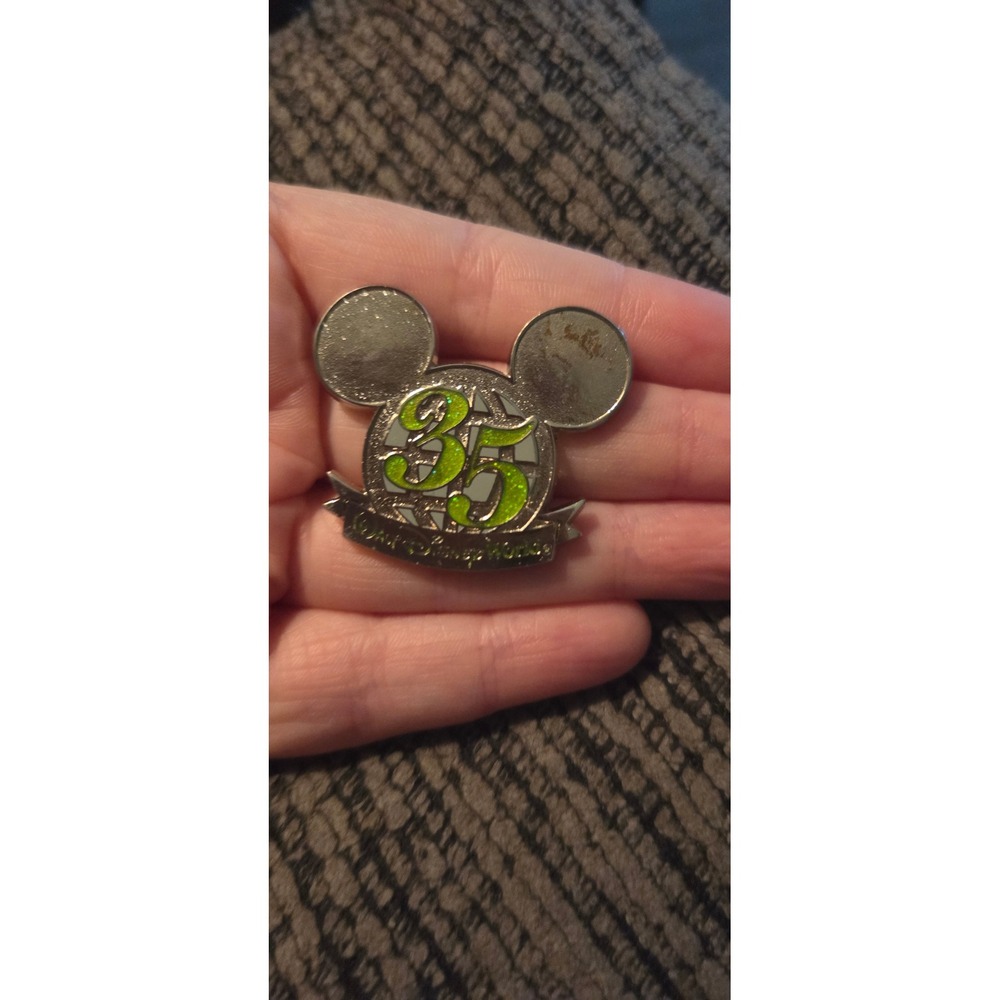 Disney World 35th Anniversary Mickey Mouse Globe Glitter Pin Silver Green